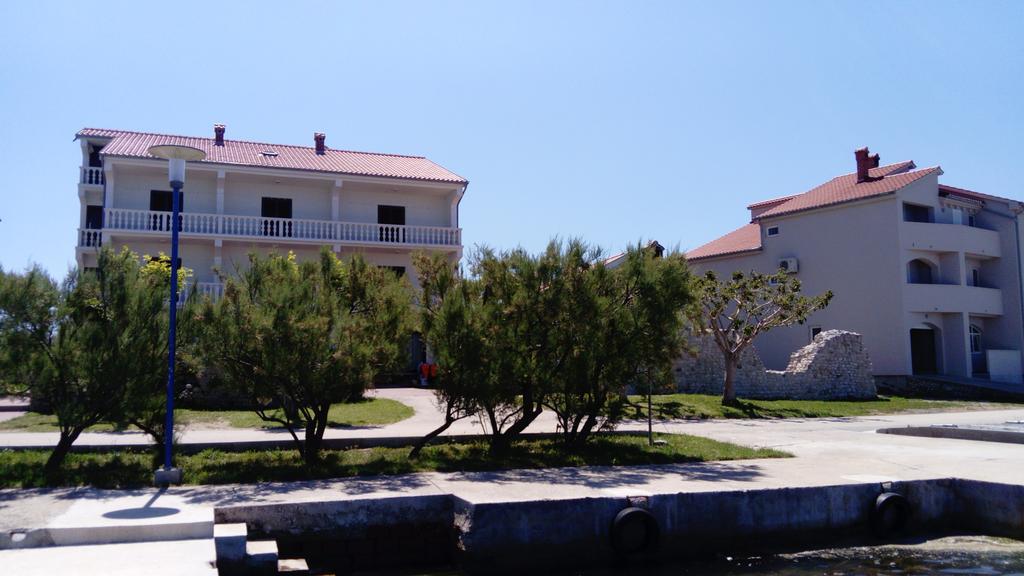 Apartments Branko Nin Exterior photo